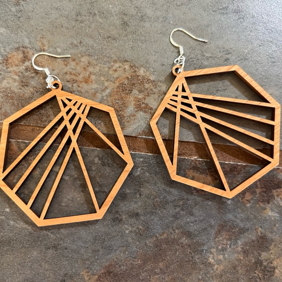 Geometric wooden dangle earrings - Picture 3 of 7